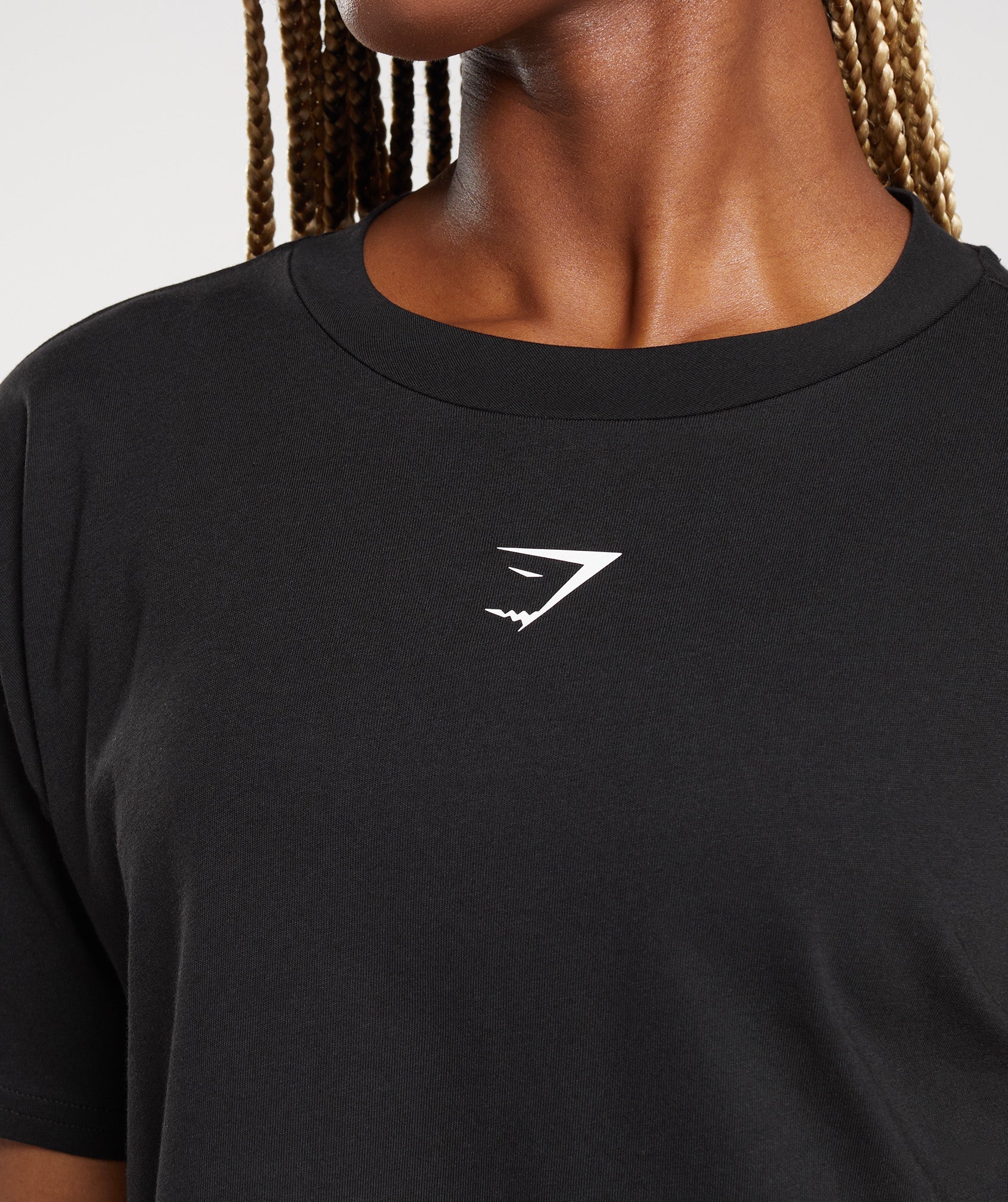 Polera Gymshark color negro (centro)